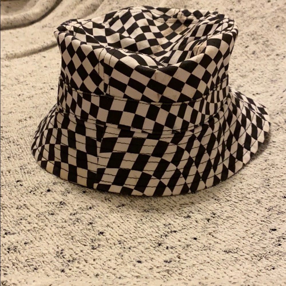 Bucket hat!!